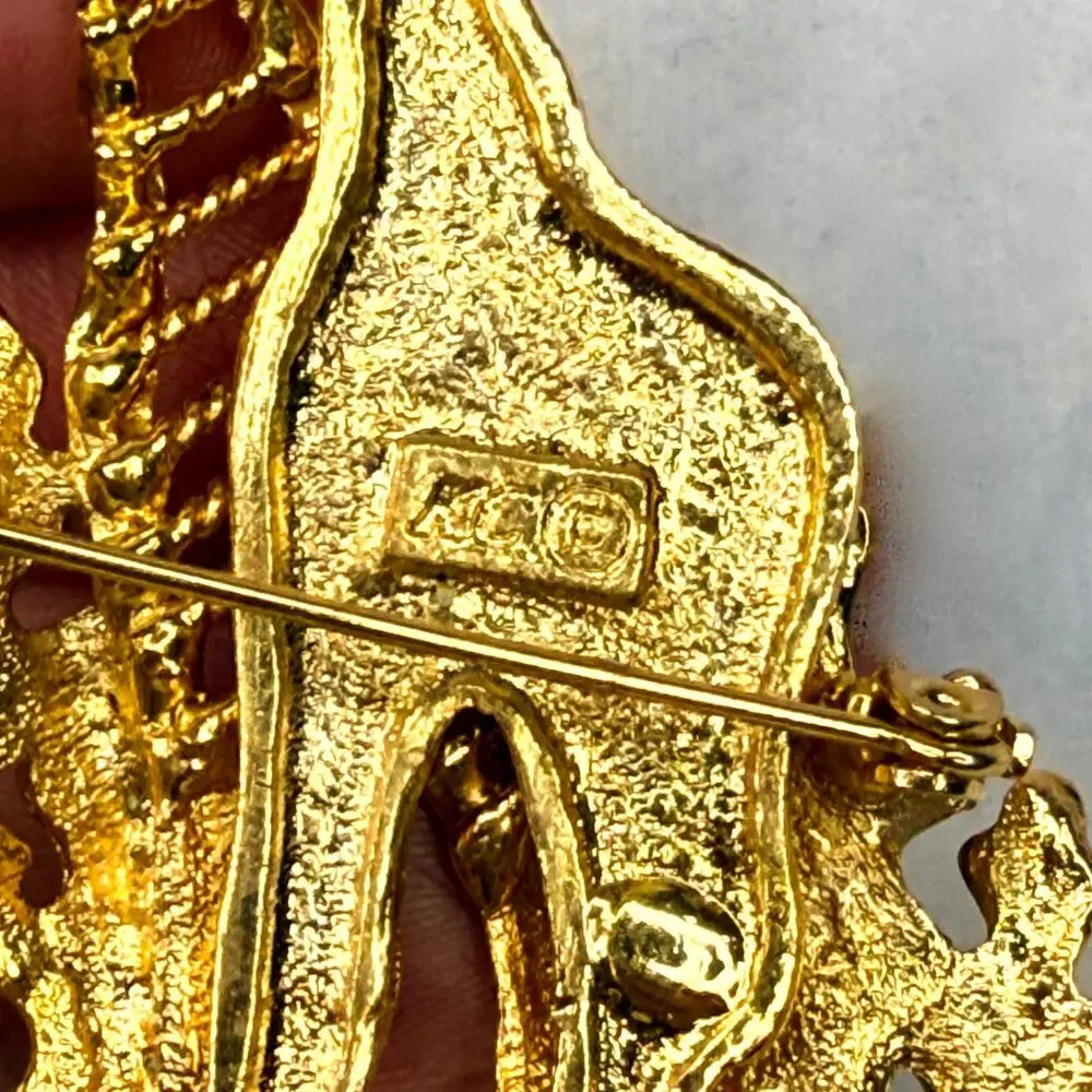 Vintage Kenneth Cole Gold Tone Enamel Giraffe Pin/Brooch